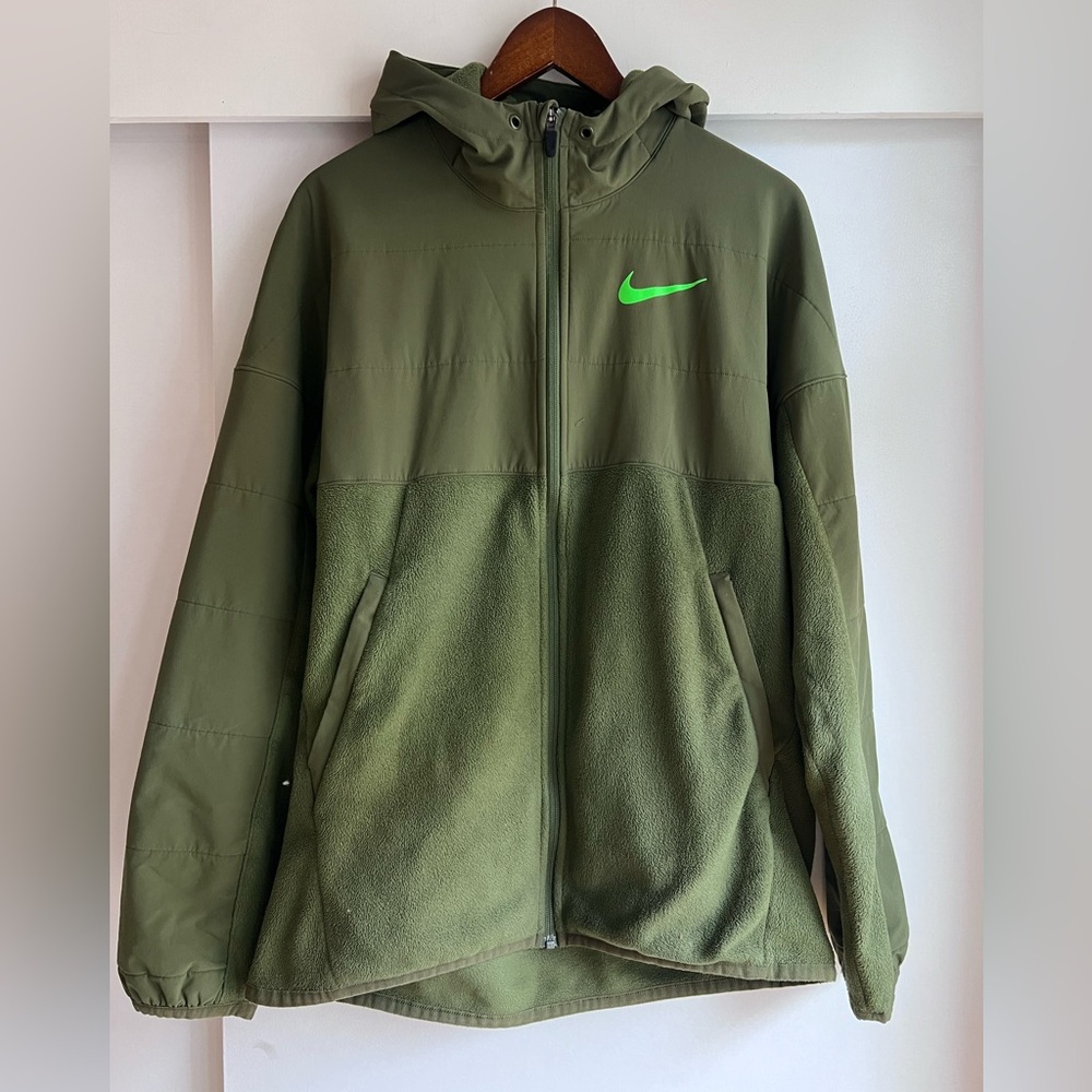 Nike Therma-fit hoodie with pants